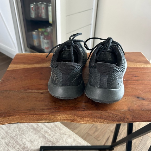 Under Armour Black Mesh Athletic Shoes - Picture 4 of 5